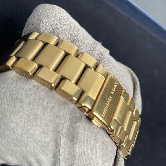 Michael Kors Watch - Picture 4 of 5